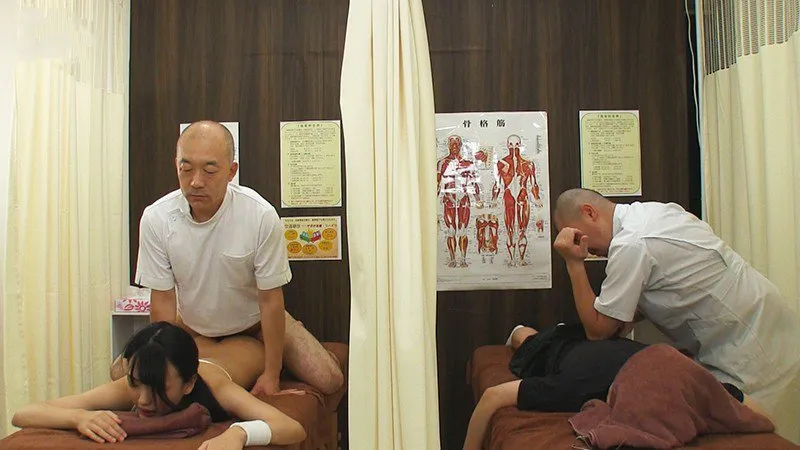 Dẫn con ghệ đi mát-xa rồi bị nện cạnh bên mà không hề hay biết